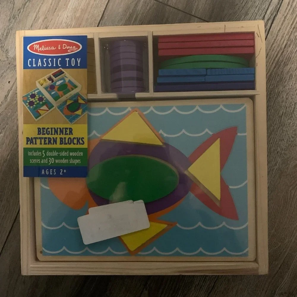 NWT MELISSA & DOUG CLASSIC TOY BEGINNER PATTERN BLOCKS IN WOODEN BOX
